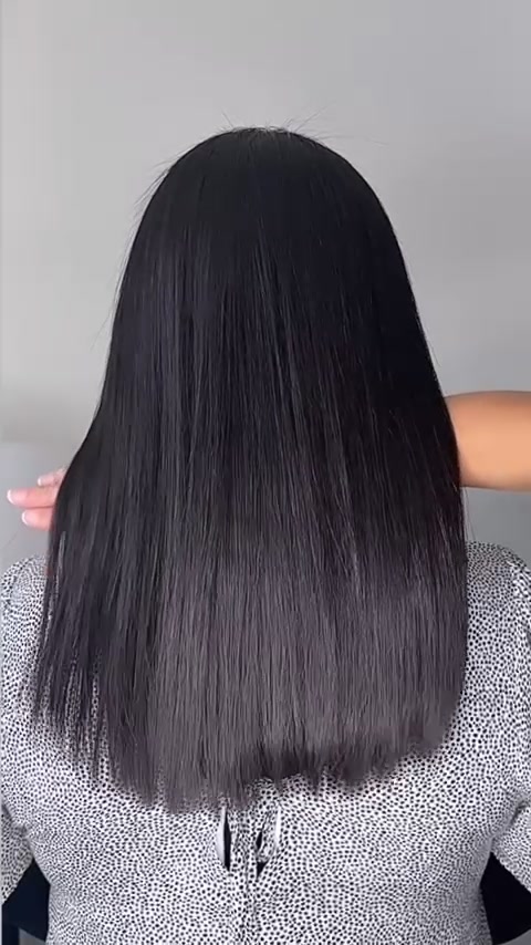 Cheveux lissés après la prestation